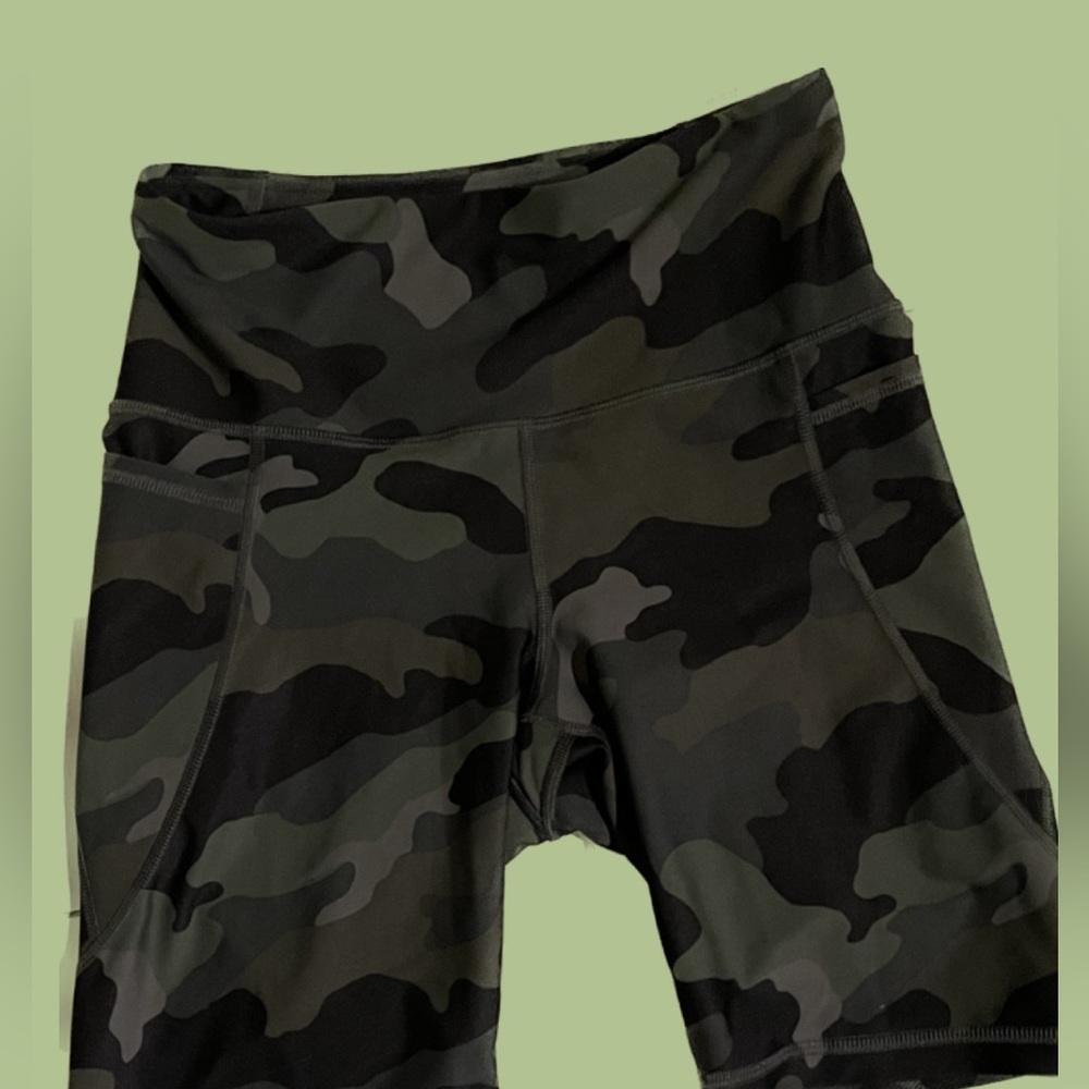 Old Navy camo biker shorts